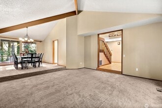36923 33rd Ave S in Auburn, WA - Foto de edificio - Building Photo