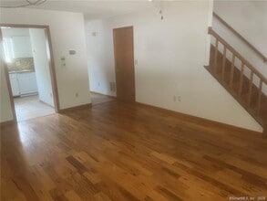 10 MacIntosh Ln in Ansonia, CT - Building Photo - Building Photo