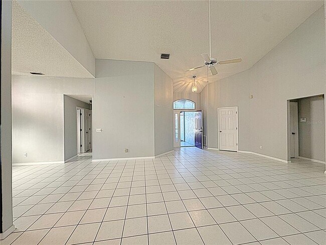 4850 Mill Run Dr in New Port Richey, FL - Building Photo - Building Photo