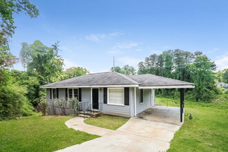3301 Howell Cir in Duluth, GA - Building Photo - Building Photo