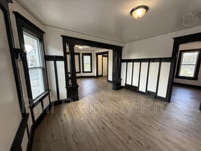 2940 N Teutonia Ave in Milwaukee, WI - Building Photo - Building Photo