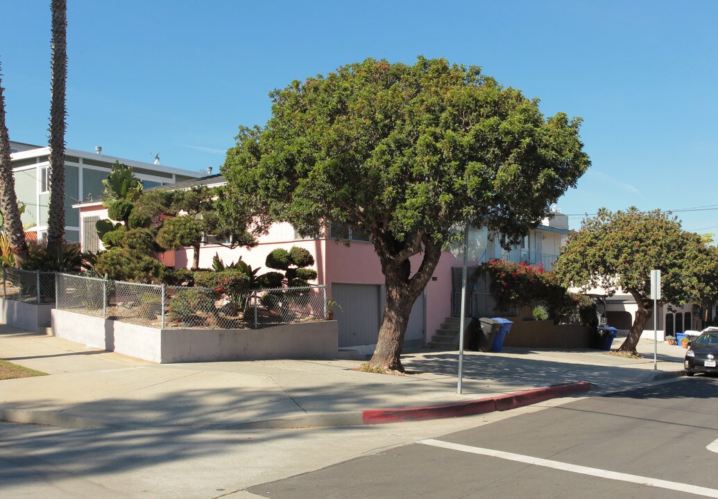 649 Pacific St in Santa Monica, CA - Building Photo