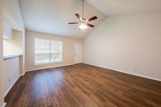 2605 Brickford Cove in Austin, TX - Building Photo - Building Photo