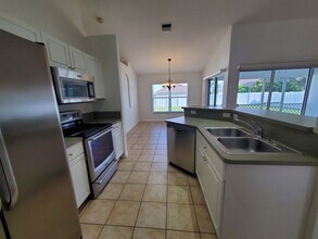 3011 SW 14th Ct in Cape Coral, FL - Building Photo - Building Photo