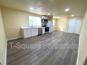7041 S 116th Pl in Seattle, WA - Building Photo - Building Photo
