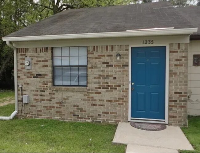 property at 1235 Continental Ct