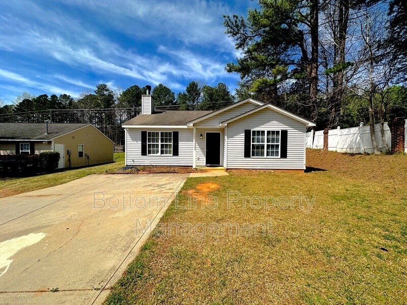 3320 Bell Glen Ct in Charlotte, NC - Building Photo