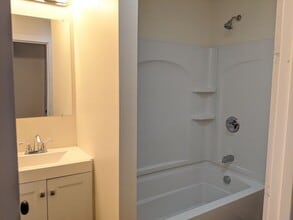 487 W Grand Ave in Muskegon, MI - Building Photo - Building Photo