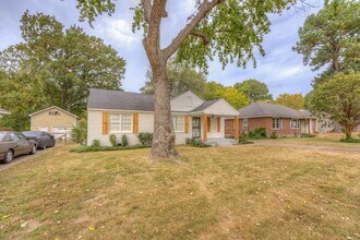1363 Colonial Rd in Memphis, TN - Building Photo - Building Photo