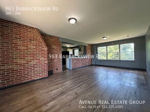 963 Barracksview Rd in St. Louis, MO - Building Photo - Building Photo