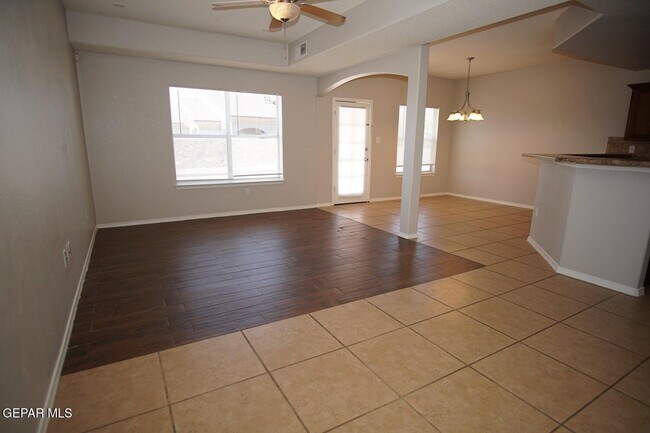 14348 Smokey Point Dr in El Paso, TX - Building Photo - Building Photo