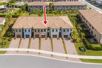 4828 Chantilly Rd, Unit 205 in Wellington, FL - Building Photo - Building Photo