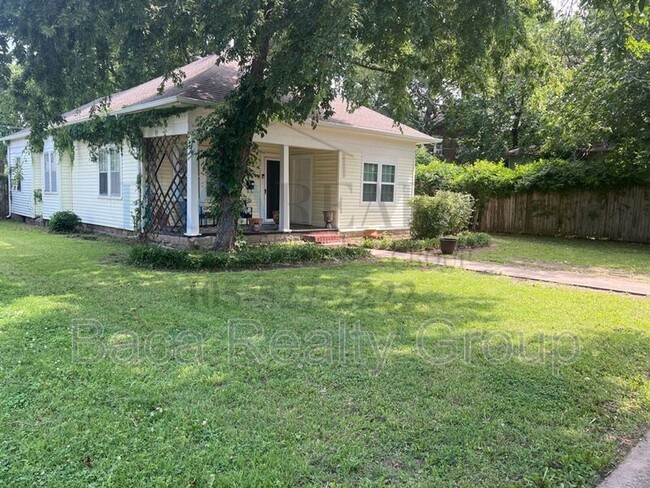 property at 224 W Eufaula St