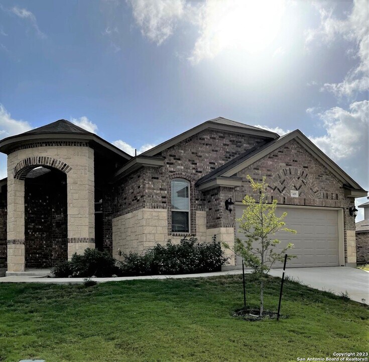 7409 Cheyne Walk in Converse, TX - Building Photo