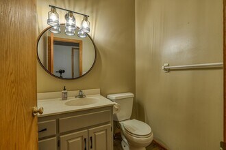 7123 Yorktown Ln N in Maple Grove, MN - Building Photo - Building Photo