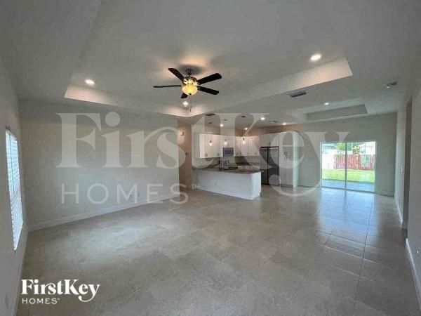 2124 NW 16th Pl in Cape Coral, FL - Building Photo - Building Photo