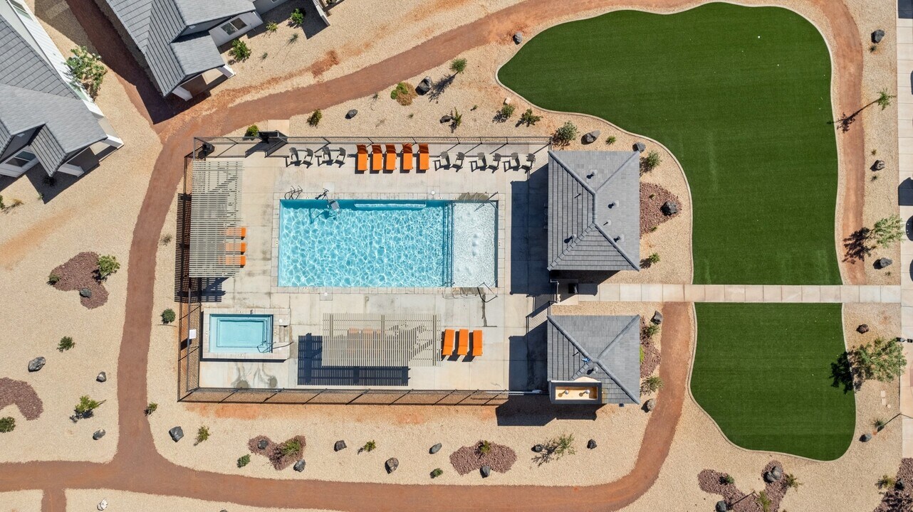 Desert Village Townhomes in Santa Clara, UT - Building Photo