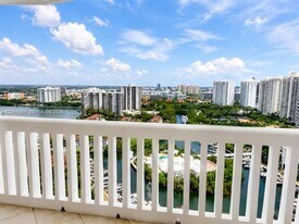 2000 E Island Blvd in Aventura, FL - Building Photo