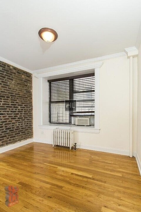 E 13TH ST. in New York, NY - Building Photo