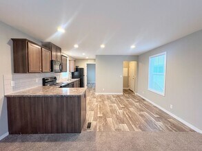 10610 State Rte 762 in Lockbourne, OH - Foto de edificio - Building Photo