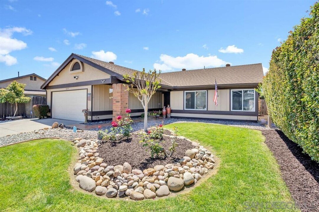 10575 Braverman Dr in Santee, CA - Building Photo