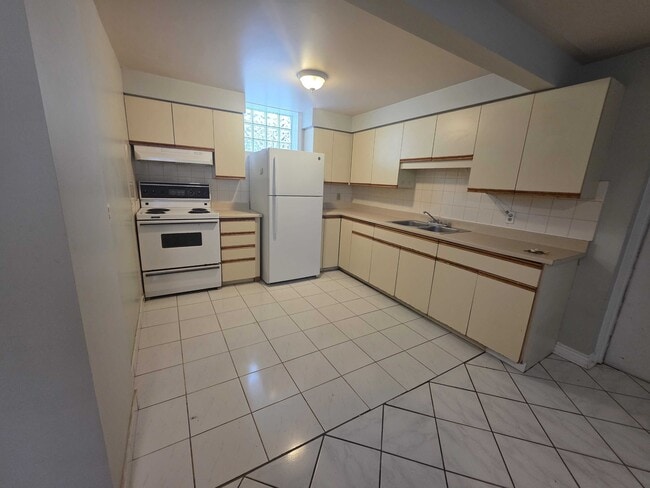 334 University Ave in Kingston, ON - Building Photo - Building Photo