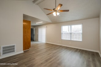 10830 Dorton Dr in Louisville, KY - Building Photo - Building Photo