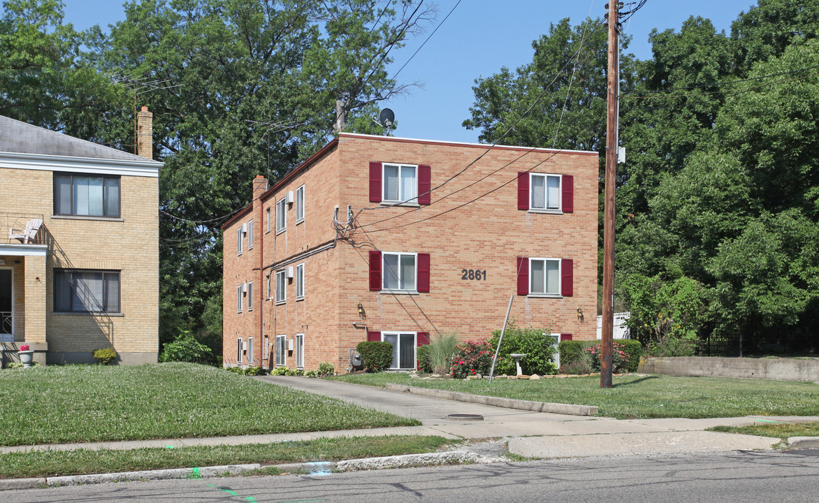 2861 Harrison Ave in Cincinnati, OH - Building Photo