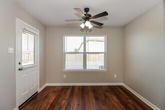 7119 Glenridge in Richmond, TX - Building Photo - Building Photo