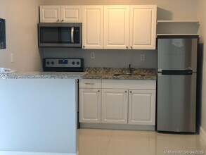 1479 NW 16th St in Miami, FL - Building Photo - Building Photo