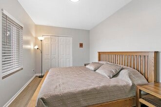 931 W Glen Flora Ave in Waukegan, IL - Building Photo - Building Photo