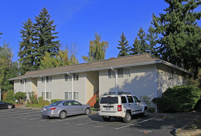 Spiritwood Manor Apartments in Bellevue, WA - Foto de edificio - Building Photo