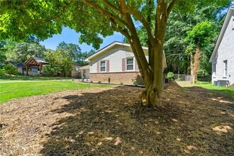 4192 N Shallowford Rd in Chamblee, GA - Building Photo - Building Photo