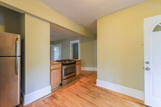 619 University Ave NE-Unit -619 University in Minneapolis, MN - Building Photo - Building Photo