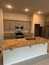 7977 Brown Hickory Ave in Baton Rouge, LA - Building Photo - Building Photo