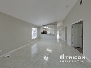 2355 Island Club Way in Orlando, FL - Building Photo - Building Photo