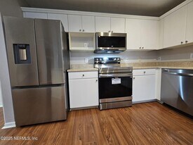 3591 Kernan Blvd S in Jacksonville, FL - Building Photo