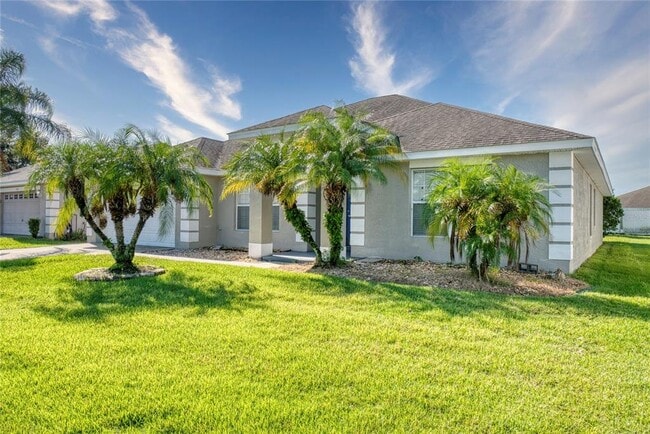 2141 Antler Dr in St. Cloud, FL - Foto de edificio - Building Photo