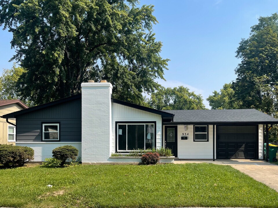 934 Beverly Dr in Wheeling, IL - Building Photo
