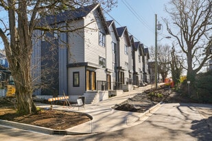 The Lorraine in Victoria, BC - Building Photo