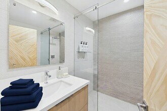 2282 Whitney Ave in Summerland, CA - Foto de edificio - Building Photo