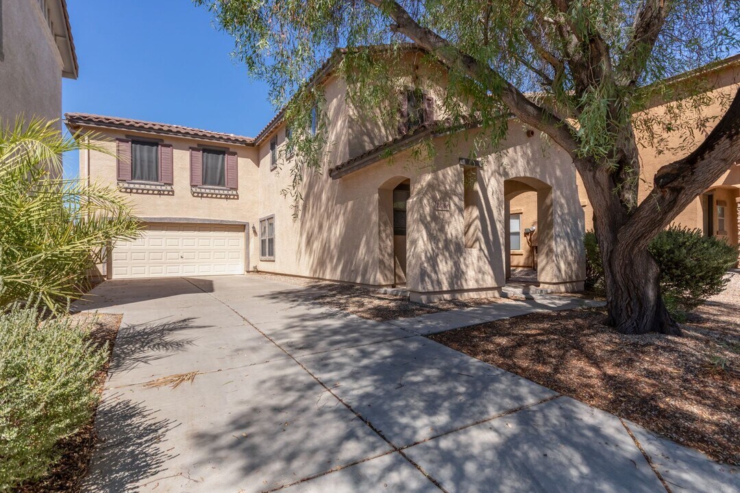 22368 S 211th St in Queen Creek, AZ - Building Photo