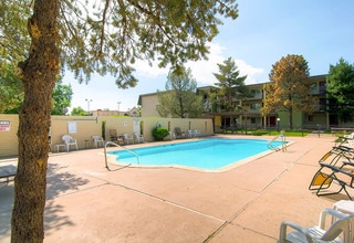 Garden Pointe Apartments in Aurora, CO - Building Photo - Building Photo