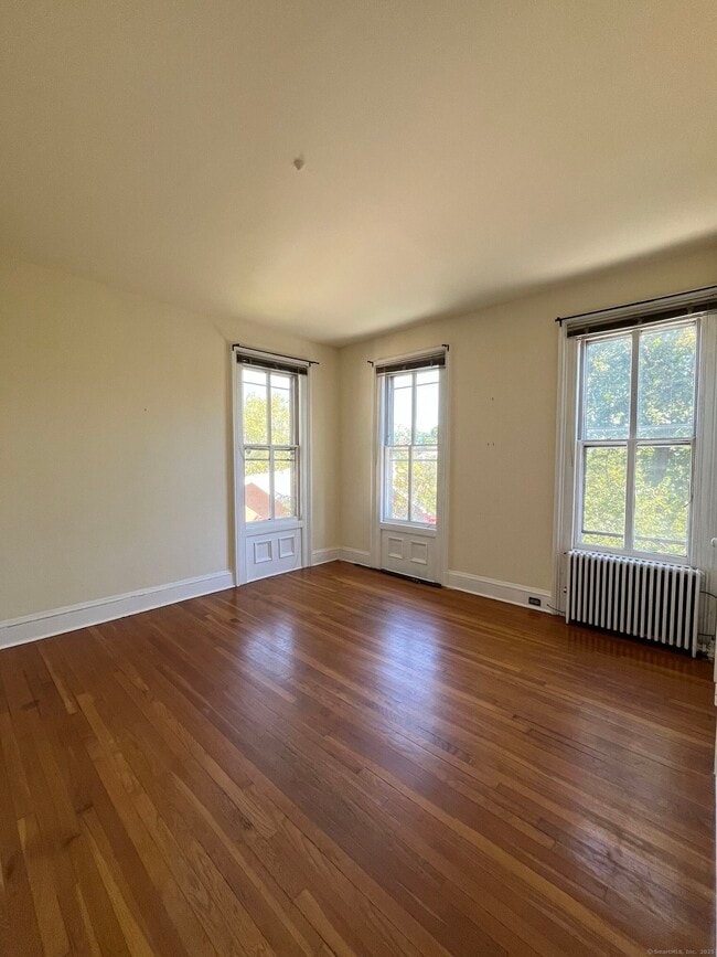 218 Flax Hill Rd in Norwalk, CT - Building Photo - Building Photo