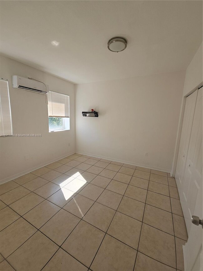 1021 NW 3rd St in Miami, FL - Building Photo - Building Photo