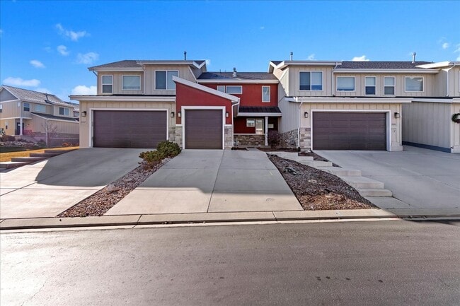 property at 2333 S Long Dr