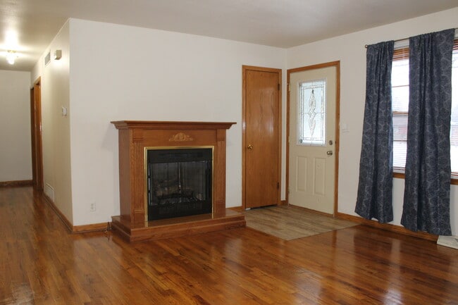 3908 Pleasant Valley Blvd in Rockford, IL - Building Photo - Building Photo