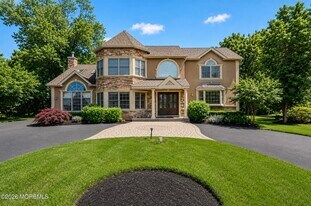 710 Hopping Rd in Belford, NJ - Building Photo