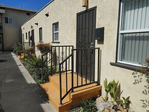 1155 N Ravenna Ave in Los Angeles, CA - Building Photo - Building Photo