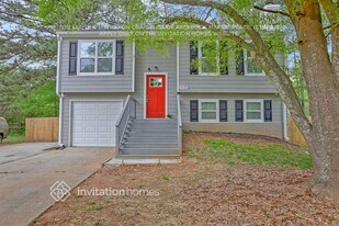 4546 Wellspring Way in Stone Mountain, GA - Building Photo